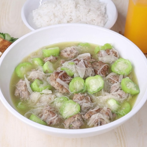 Almondigas with Meatballs & Misua